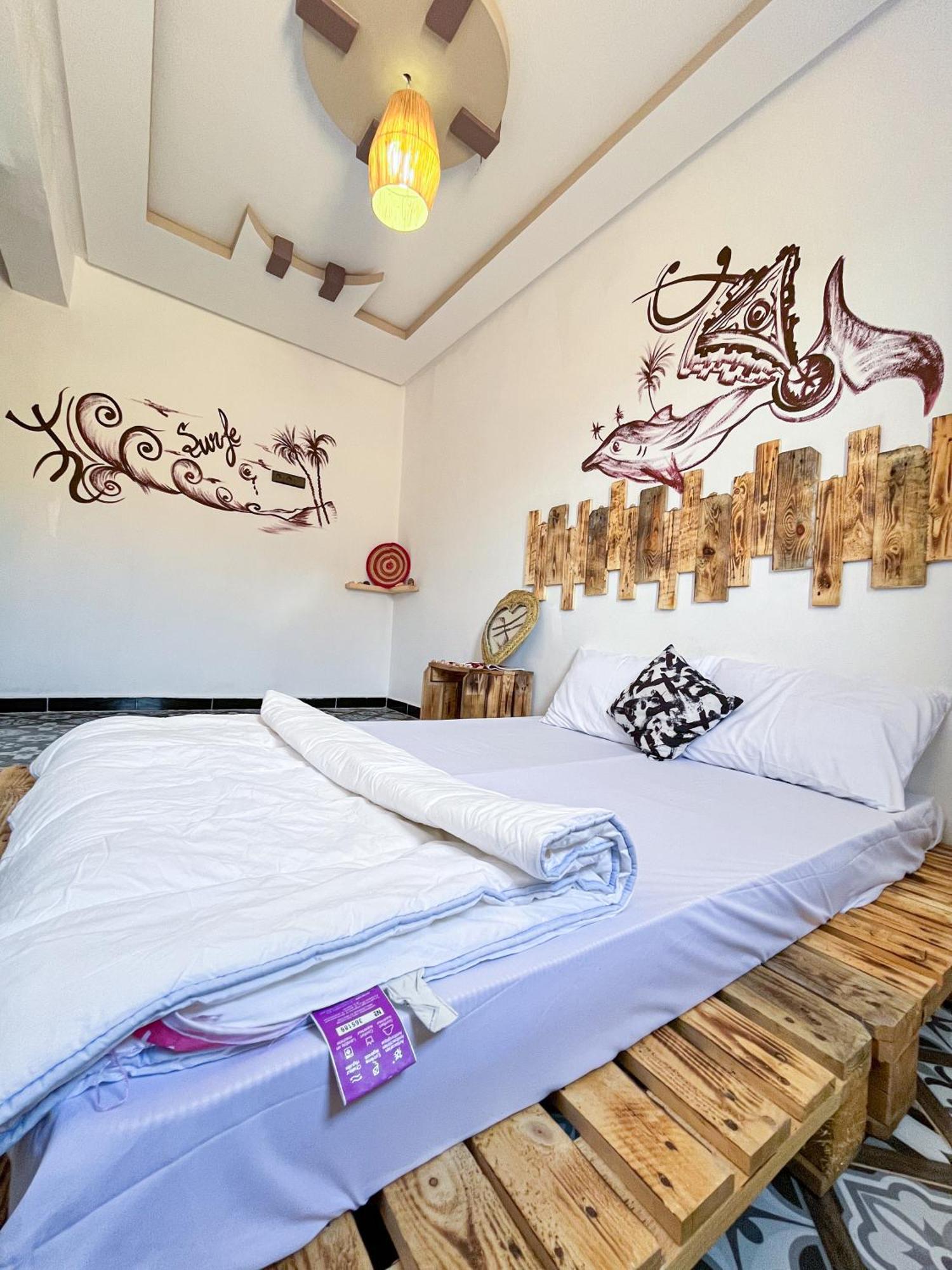 Boilers Surf House Hostel Tamri Buitenkant foto