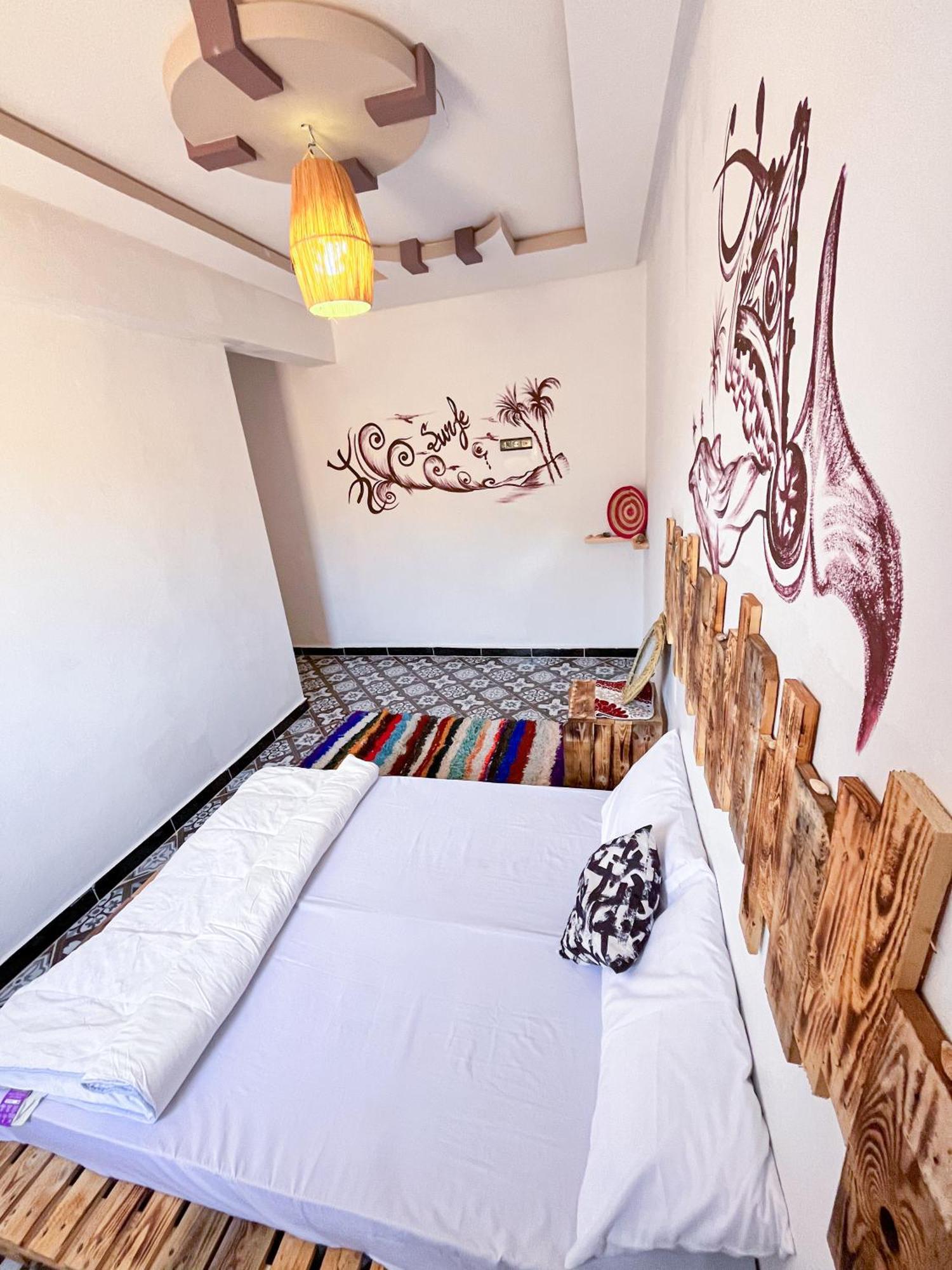 Boilers Surf House Hostel Tamri Buitenkant foto